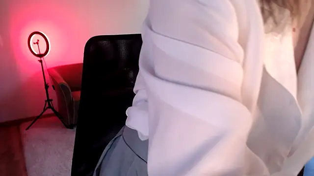 Snapshot of sophia_leurre chatting on 25, 1, 2025 sophia leurre online show from 25, 1, 2025