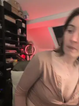 sophia leurre online show from 11, 4, 2026