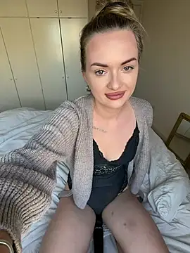 Snapshot of ElenaRebelle chatting on 16, 5, 2026 ElenaRebelle online show from 16, 5, 2026