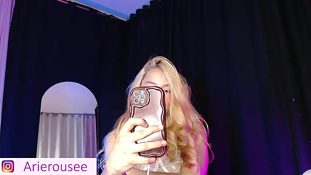 Snapshot of arie_rousee_sub chatting on 7, 1, 2026 arie rousee sub online show from 7, 1, 2026