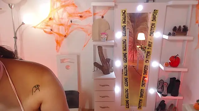  Kim  M online show from 24, 10, 2025