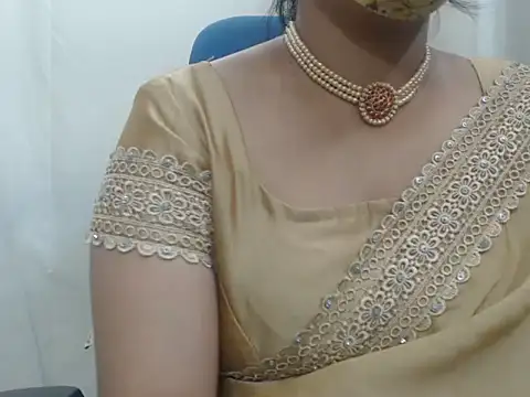 Lovely Siri 23 online show from 18, 11, 2025