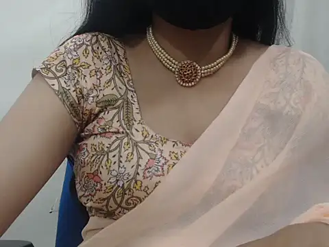 Snapshot of Lovely_Siri_23 chatting on 6, 2, 2026 Lovely Siri 23 online show from 6, 2, 2026