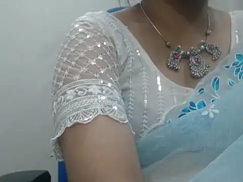 Lovely Siri 23 online show from 17, 4, 2026