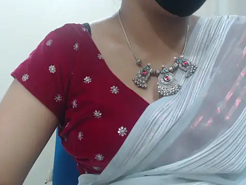 Snapshot of Lovely_Siri_23 chatting on 29, 4, 2026 Lovely Siri 23 online show from 29, 4, 2026