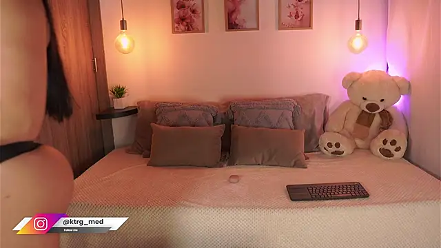 amelie gonzalez online show from 3, 10, 2025