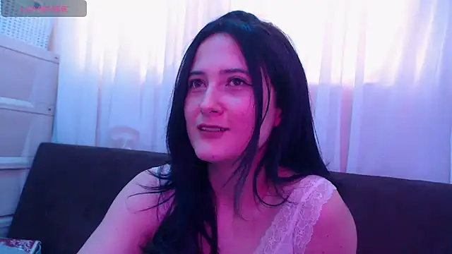 Snapshot of AlissonnFoxx chatting on 6, 6, 2026 AlissonnFoxx online show from 6, 6, 2026