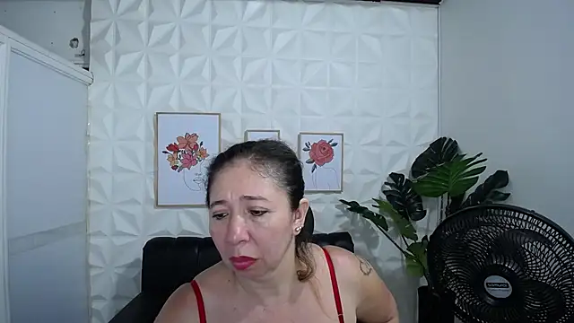 Valentinaa mature online show from 8, 2, 2025