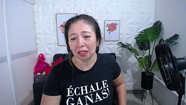 Valentinaa mature online show from 14, 3, 2025