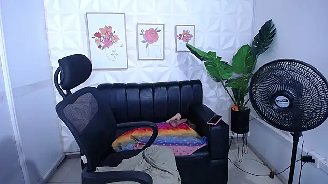 Valentinaa mature online show from 6, 11, 2025