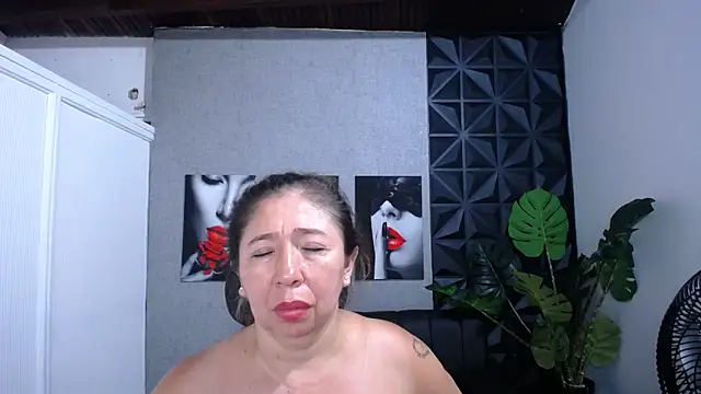 Valentinaa mature online show from 30, 5, 2026