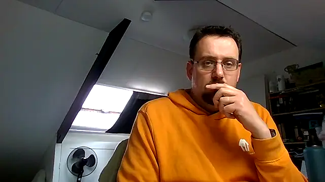 Snapshot of rdewaard81 chatting on 29, 10, 2025 rdewaard81 online show from 29, 10, 2025