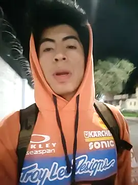 Snapshot of Alexander9827 chatting on 8, 1, 2025 Alexander9827 online show from 8, 1, 2025