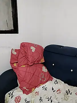 Alissamore3 online show from 4, 3, 2025