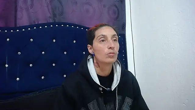 Snapshot of anyu1306 chatting on 17, 12, 2024 anyu1306 online show from 17, 12, 2024