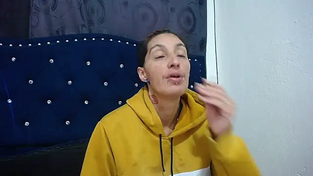 Snapshot of anyu1306 chatting on 20, 12, 2024 anyu1306 online show from 20, 12, 2024