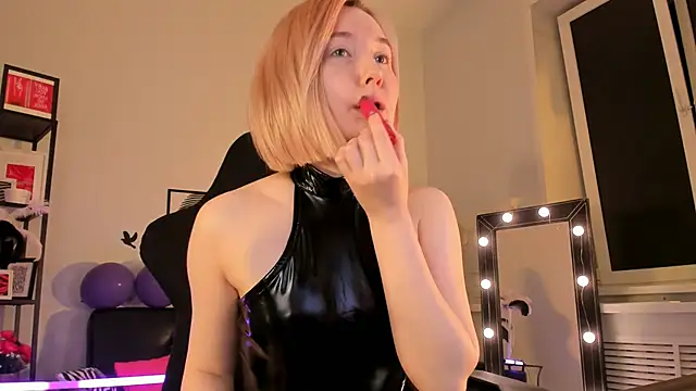 Snapshot of ReiYosimoto chatting on 8, 12, 2024 ReiYosimoto online show from 8, 12, 2024