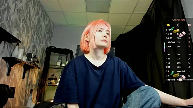 Snapshot of ReiYosimoto chatting on 3, 10, 2025 ReiYosimoto online show from 3, 10, 2025