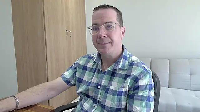 BrettJ81 online show from 13, 9, 2025