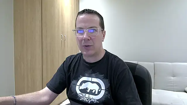 BrettJ81 online show from 6, 10, 2025