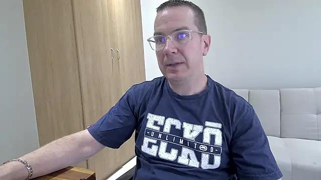Snapshot of BrettJ81 chatting on 24, 3, 2026 BrettJ81 online show from 24, 3, 2026