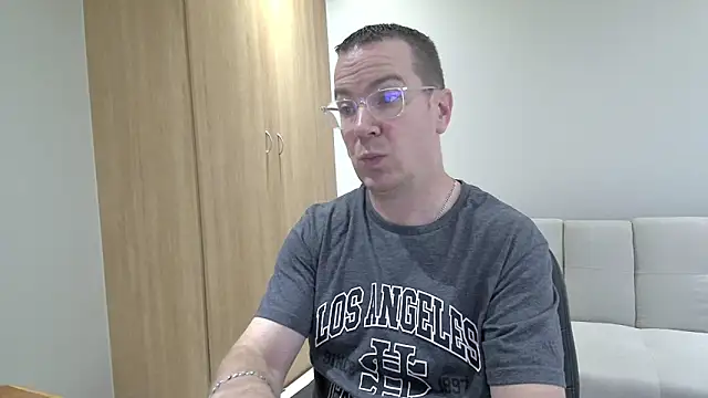 Snapshot of BrettJ81 chatting on 25, 3, 2026 BrettJ81 online show from 25, 3, 2026