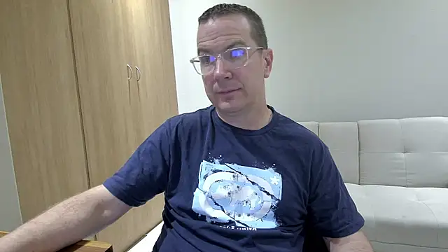 Snapshot of BrettJ81 chatting on 31, 3, 2026 BrettJ81 online show from 31, 3, 2026