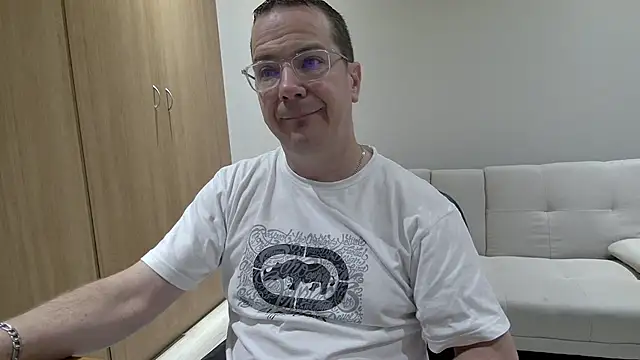 Snapshot of BrettJ81 chatting on 5, 4, 2026 BrettJ81 online show from 5, 4, 2026