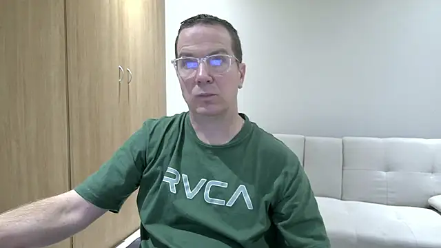 Snapshot of BrettJ81 chatting on 18, 4, 2026 BrettJ81 online show from 18, 4, 2026