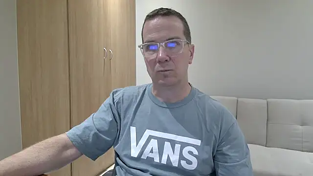 Snapshot of BrettJ81 chatting on 21, 4, 2026 BrettJ81 online show from 21, 4, 2026
