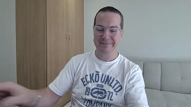 Snapshot of BrettJ81 chatting on 1, 5, 2026 BrettJ81 online show from 1, 5, 2026
