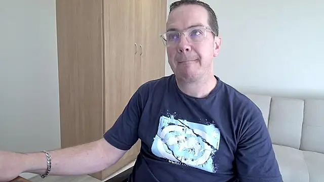 Snapshot of BrettJ81 chatting on 9, 5, 2026 BrettJ81 online show from 9, 5, 2026