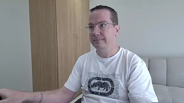 Snapshot of BrettJ81 chatting on 16, 5, 2026 BrettJ81 online show from 16, 5, 2026