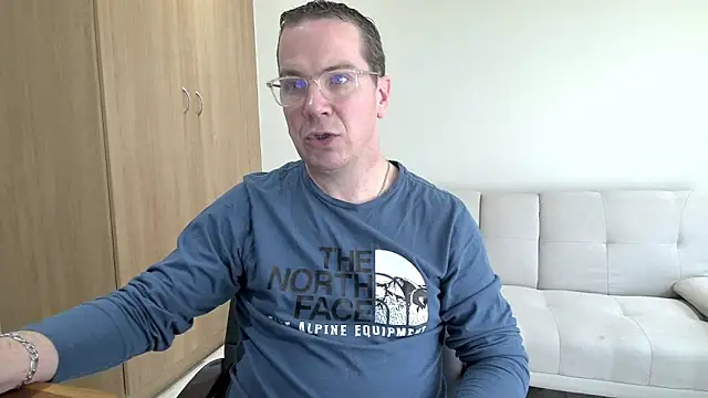 Snapshot of BrettJ81 chatting on 24, 5, 2026 BrettJ81 online show from 24, 5, 2026