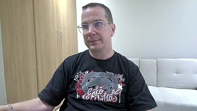 Snapshot of BrettJ81 chatting on 27, 5, 2026 BrettJ81 online show from 27, 5, 2026