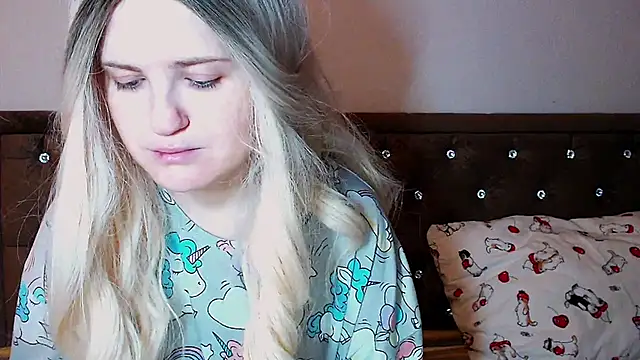 Snapshot of Sara4uu chatting on 9, 11, 2025 Sara4uu online show from 9, 11, 2025