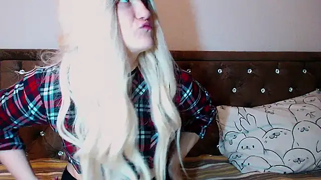 Snapshot of Sara4uu chatting on 30, 11, 2025 Sara4uu online show from 30, 11, 2025