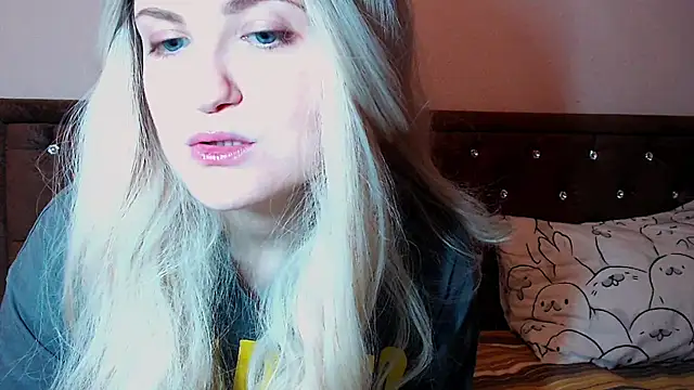 Sara4uu online show from 4, 12, 2025