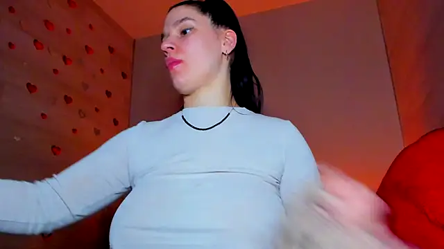 Snapshot of Laya_Moon chatting on 6, 2, 2026 Laya Moon online show from 6, 2, 2026