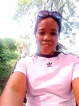 Snapshot of BabySweetDee chatting on 15, 12, 2024 BabySweetDee online show from 15, 12, 2024