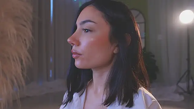 AmyArmstrong online show from 2, 12, 2025