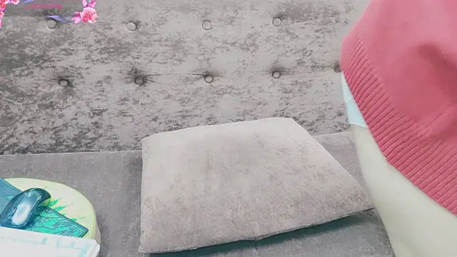 Snapshot of Sophie_Secret chatting on 19, 11, 2025 Sophie Secret online show from 19, 11, 2025