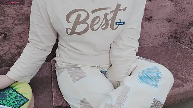 Snapshot of Sophie_Secret chatting on 28, 11, 2025 Sophie Secret online show from 28, 11, 2025