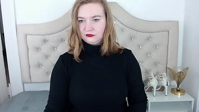 LaraDream online show from 2, 1, 2025