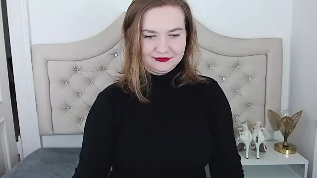 LaraDream online show from 7, 1, 2025