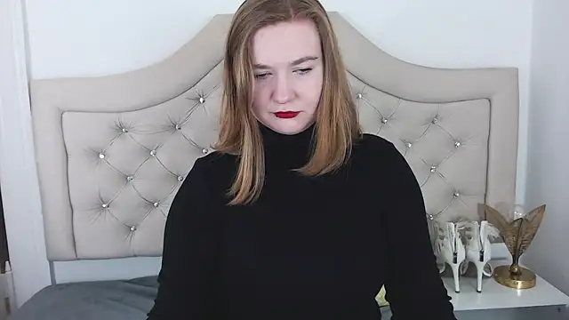 LaraDream online show from 10, 1, 2025