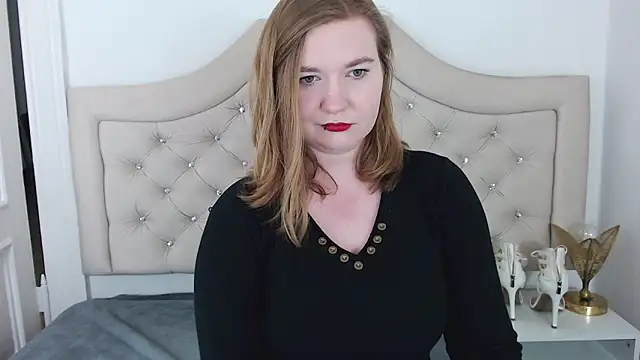 LaraDream online show from 10, 1, 2025