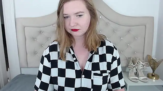 LaraDream online show from 6, 2, 2025