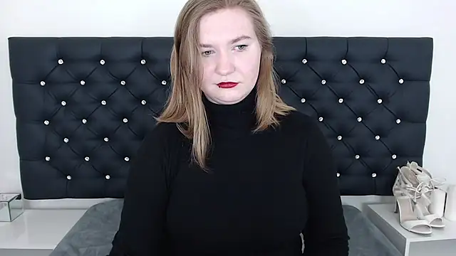 LaraDream online show from 6, 3, 2025