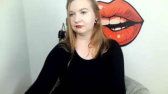 LaraDream online show from 9, 9, 2025